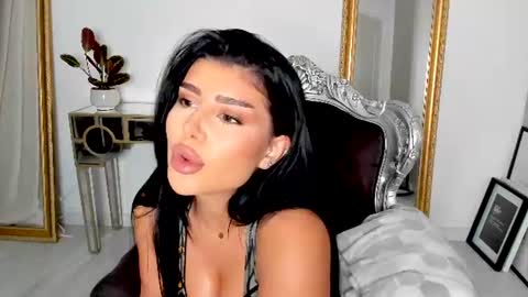 Snapshot of moniqueeass chatting on July 2026 02:32:01 PM Alessia online show from July 2026 02:32:01 PM