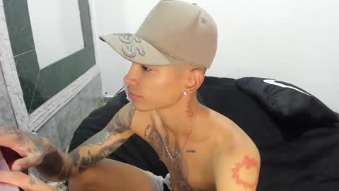 monkeyd_66 online show from January 2025 11:07:01 PM