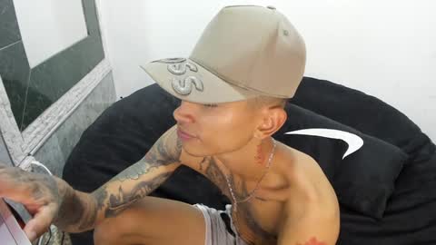 monkeyd_66 online show from February 2025 01:44:02 AM