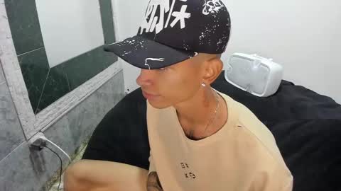 monkeyd_66 online show from February 2025 11:25:02 AM