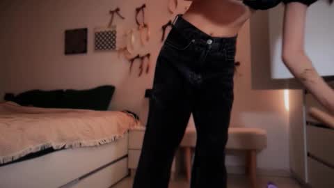 Mary online show from December 2025 09:49:01 AM