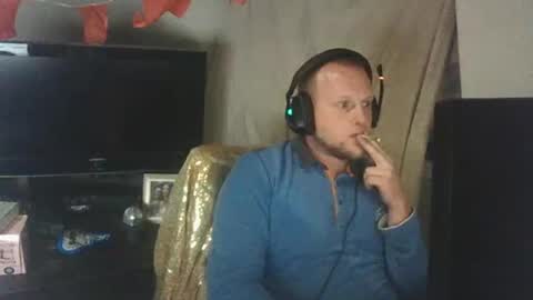 Snapshot of monomike1988 chatting on October 2025 02:45:01 AM Egbert online show from October 2025 02:45:01 AM