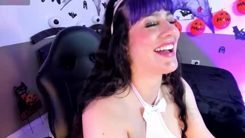 Lu online show from October 2025 05:10:01 AM