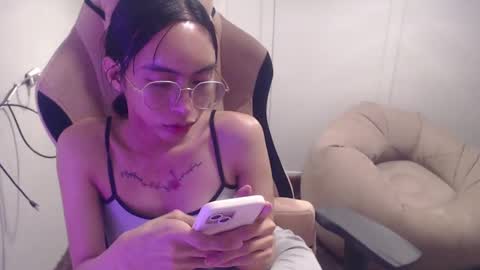 ELYSE A SIMPLE GIRL online show from January 2025 02:08:02 PM