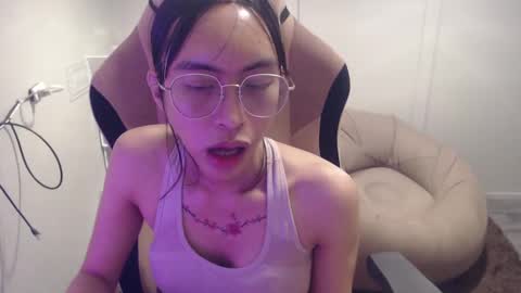 ELYSE A SIMPLE GIRL online show from January 2025 01:25:02 PM