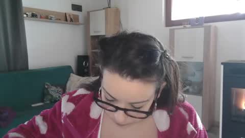 Monse online show from February 2025 10:37:02 AM