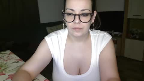 Monse online show from February 2025 07:40:02 PM