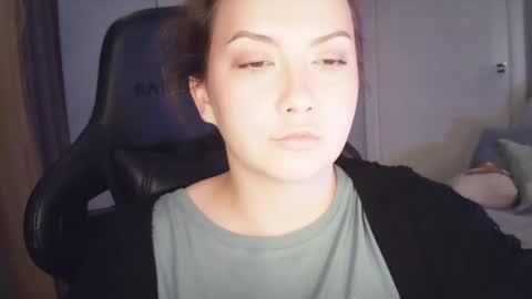 moodiemira online show from April 2026 08:47:01 PM