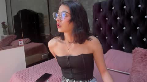 Elizabeth  online show from October 2025 07:38:02 PM