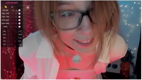 Snapshot of moon__girl chatting on December 2024 08:07:02 PM Roxy online show from December 2024 08:07:02 PM