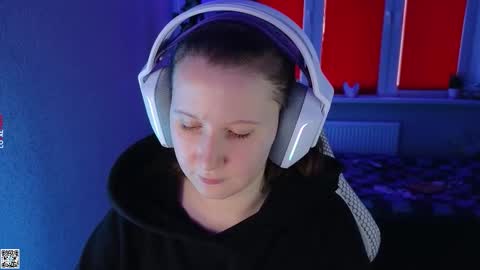 Lola online show from October 2025 01:20:01 PM