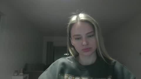 Snapshot of moon_light_girl chatting on March 2025 04:14:01 AM moon_light_girl online show from March 2025 04:14:01 AM