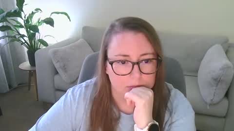 Moon Petal online show from March 2026 06:10:01 AM