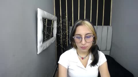 MOON SHUT online show from March 2026 12:22:02 PM