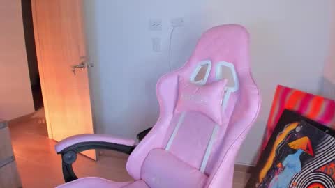 MOON online show from November 2025 12:31:01 AM