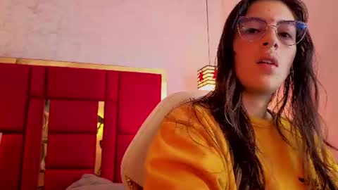Snapshot of moon_winy chatting on June 2026 11:45:01 AM Winy online show from June 2026 11:45:01 AM