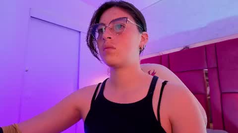 Snapshot of moon_winy chatting on June 2026 11:43:02 AM Winy online show from June 2026 11:43:02 AM