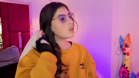 Snapshot of moon_winy chatting on July 2026 07:38:01 PM Winy online show from July 2026 07:38:01 PM