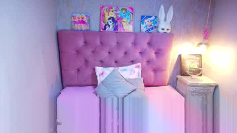 Charlotte online show from April 2026 06:14:02 PM