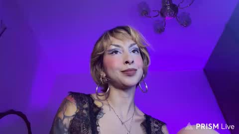 Snapshot of mooncinna chatting on October 2025 07:55:01 PM Cinna online show from October 2025 07:55:01 PM