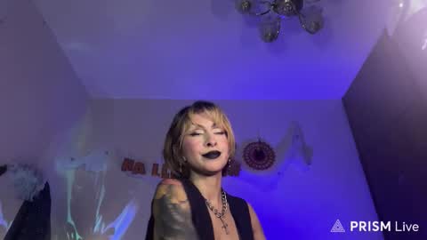 Snapshot of mooncinna chatting on October 2025 08:20:02 PM Cinna online show from October 2025 08:20:02 PM