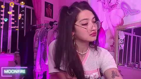 Snapshot of moonfiredance chatting on September 2025 03:10:02 AM Nicky online show from September 2025 03:10:02 AM