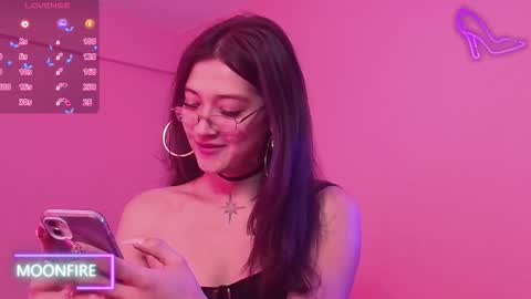 Snapshot of moonfiredance chatting on November 2025 07:59:02 PM Nicky online show from November 2025 07:59:02 PM