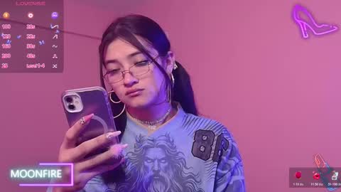 Snapshot of moonfiredance chatting on November 2025 11:12:02 AM Nicky online show from November 2025 11:12:02 AM