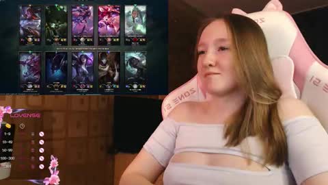 Katrin online show from September 2025 09:27:01 PM