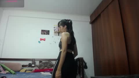 Snapshot of moonlunita chatting on November 2025 11:49:02 PM moonlunita online show from November 2025 11:49:02 PM