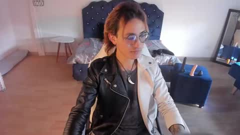 Snapshot of moonn_fox chatting on October 2025 08:39:01 PM Moon online show from October 2025 08:39:01 PM