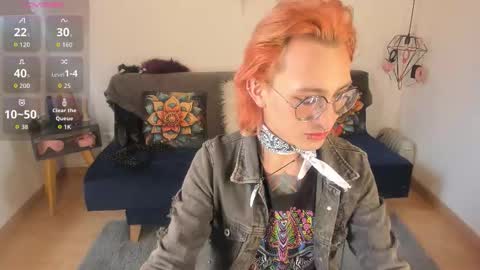 Snapshot of moonn_fox chatting on November 2025 09:03:01 PM Moon online show from November 2025 09:03:01 PM