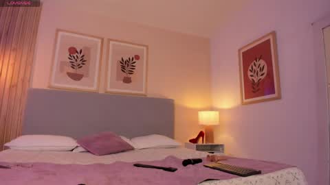 moonofhades online show from April 2026 06:19:01 AM