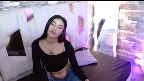 Snapshot of moonshine_tay chatting on October 2025 08:07:01 PM Moon online show from October 2025 08:07:01 PM