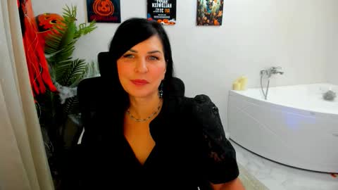 Snapshot of moonvelour chatting on October 2025 04:13:01 AM Ask me online show from October 2025 04:13:01 AM