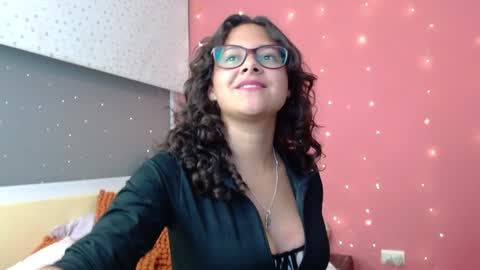 Snapshot of mora_haze chatting on January 2025 12:16:02 AM Mora Haze 3 online show from January 2025 12:16:02 AM