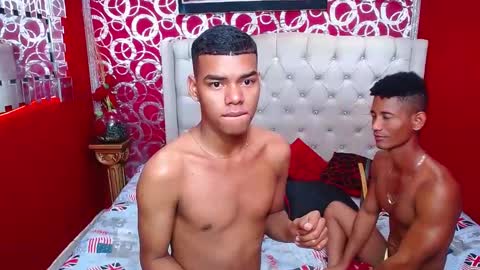 Snapshot of morenoblack23cm chatting on January 2025 01:18:02 AM duohot23 online show from January 2025 01:18:02 AM