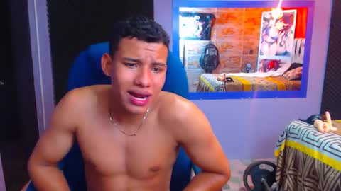 MorenoFullHot online show from December 2024 06:39:01 PM