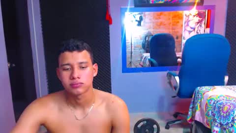 MorenoFullHot online show from December 2024 04:36:01 PM
