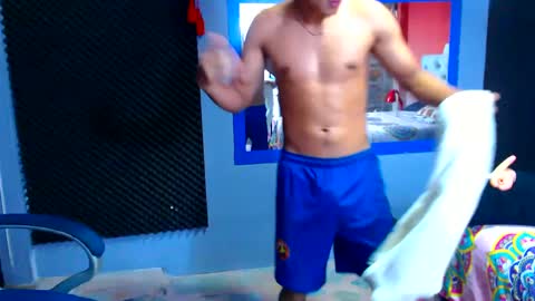 MorenoFullHot online show from December 2024 05:40:01 PM