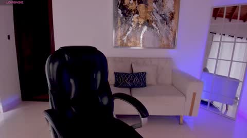 Morgan Hicks online show from October 2025 07:00:01 PM