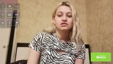 Eva is here now  help me get 50 thumbs up pls  online show from March 2026 09:16:02 PM