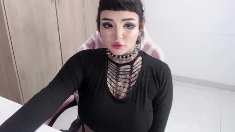 Snapshot of morganmoon1 chatting on February 2025 05:41:01 AM Morgan Moon online show from February 2025 05:41:01 AM