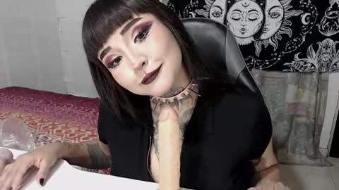 Snapshot of morganmoon1 chatting on September 2025 06:21:01 PM Morgan Moon online show from September 2025 06:21:01 PM