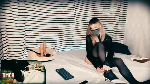 Morphelina online show from October 2025 07:54:01 AM