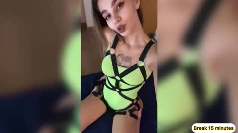 Snapshot of moto_ponchik chatting on October 2025 05:32:02 AM Kris online show from October 2025 05:32:02 AM