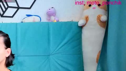 Snapshot of moto_ponchik chatting on June 2026 05:55:02 AM Kris online show from June 2026 05:55:02 AM
