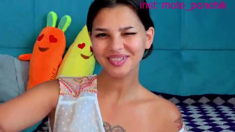 Snapshot of moto_ponchik chatting on July 2026 06:27:01 AM Kris online show from July 2026 06:27:01 AM