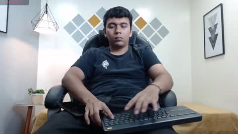 Mou Fly online show from September 2025 12:40:02 PM