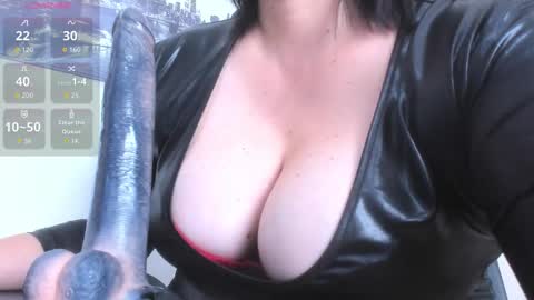 QUEEN CLARA online show from September 2025 07:35:01 PM